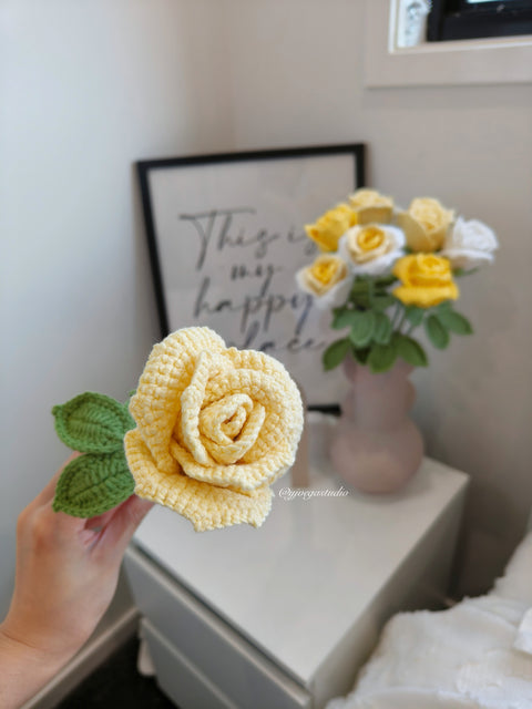 Single flower-Multipetal rose