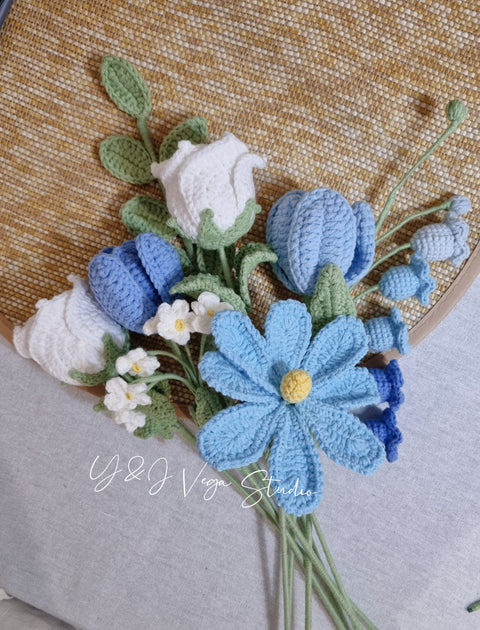 Blue style bouquet (no.4) with rose